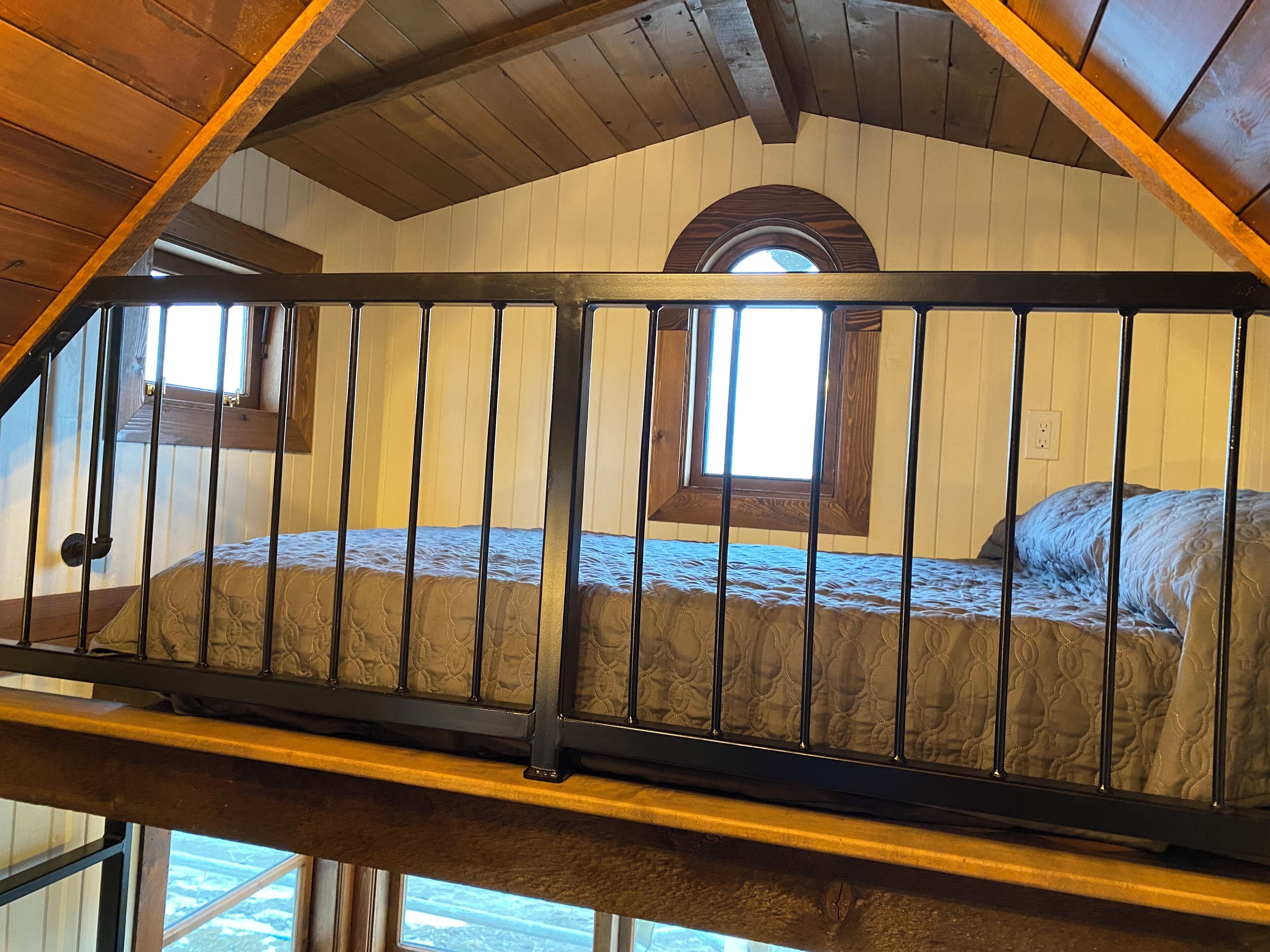 2 bedrooms, WiFi, bed sheets, wheelchair access