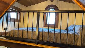 2 bedrooms, WiFi, bed sheets, wheelchair access