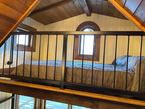 2 عدّة غرف نوم وواي فاي وملاءات أسرّة وتسهيلات لدخول الكراسي المتحركة