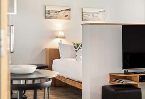 1 habitación, tabla de planchar con plancha, wifi y ropa de cama 