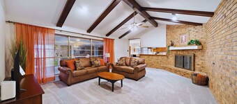 Weekend Escape Cabin:3BR+Sunroom +Games+Views