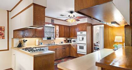 Relax and Play 3BR Retreat w Sunroom