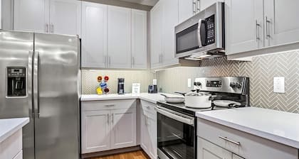 Luxury 1B1B Apartment With Amenities