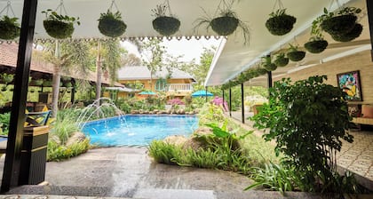 Mayfair Manor Alibag