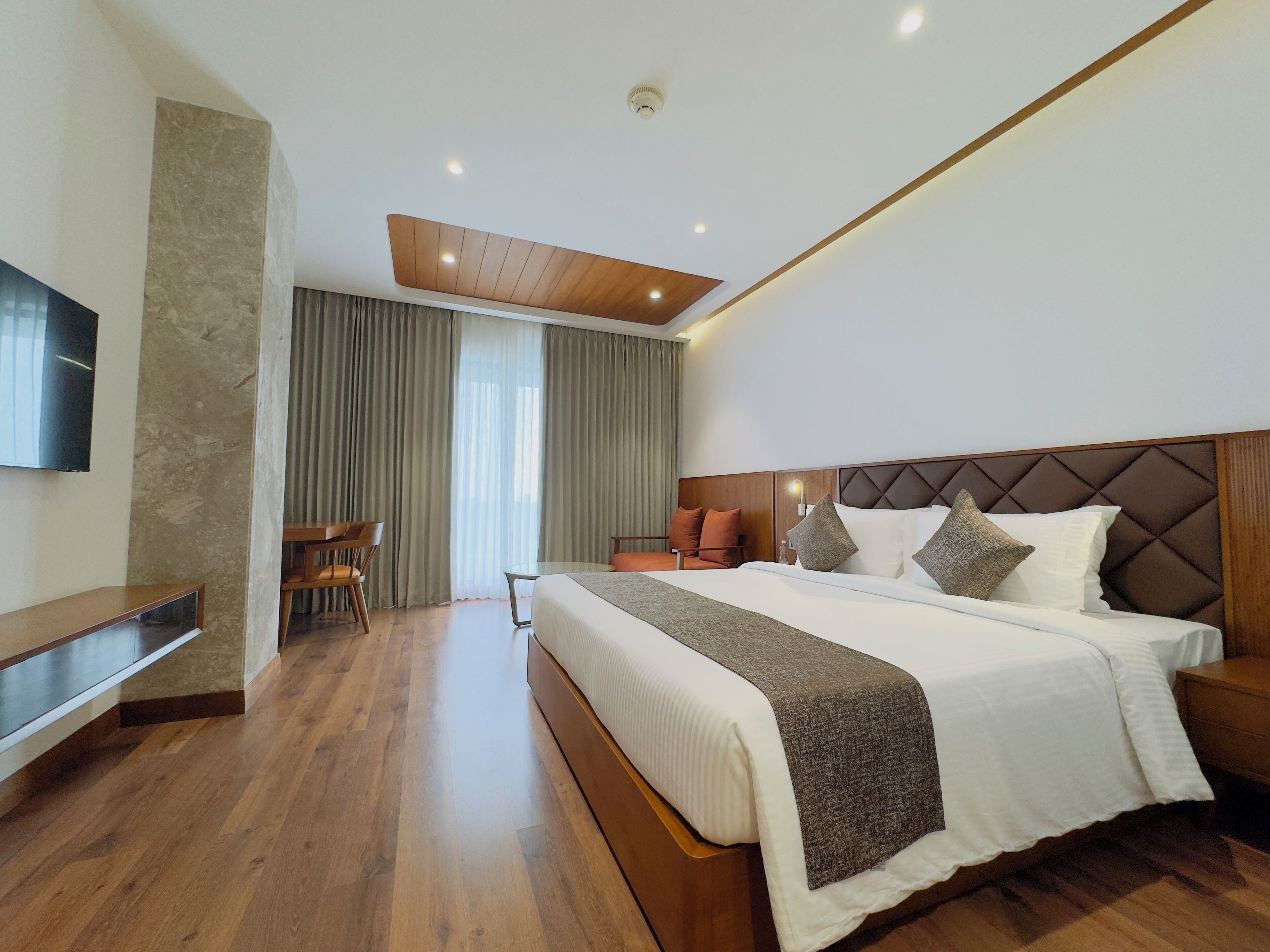 Deluxe Double or Twin Room, City View | Premium bedding, minibar, in-room safe, desk