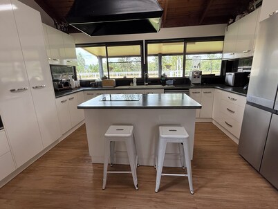 3 Bdrm Farm Stay with Goats, Hairy Coos and chickens. Farm Life. You'll Love it!