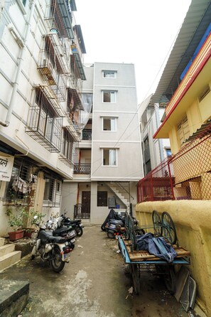 Exterior - Cleo 1BHK Khar W by The Bombay Home Company (Mumbai)