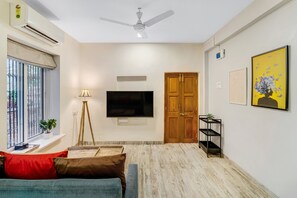 Living area - Cleo 1BHK Khar W by The Bombay Home Company (Mumbai)