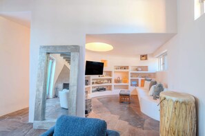 Smart TV, offices - Casa de Suenos - Fireplaces, Roof Deck (Santa Fe)