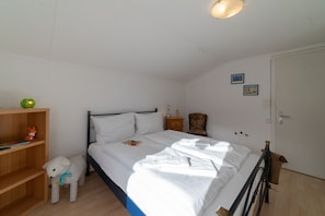 2 quartos, escrivaninha, Wi-Fi de cortesia, roupa de cama