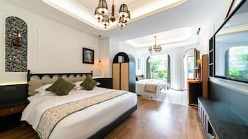 Presidential Suite, 2 Bedrooms, Terrace, City View | Premium bedding, down comforters, memory foam beds