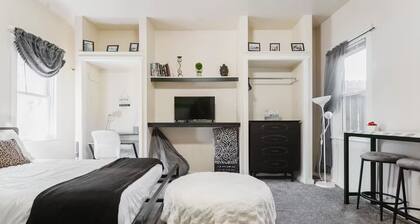 Lovely Private Guesthouse with AC & WiFi in Shillington