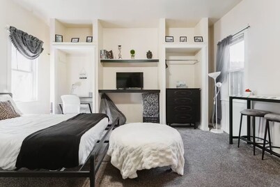 Lovely Private Guesthouse with AC & WiFi in Shillington