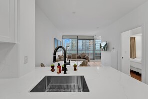 1 bedroom, desk, WiFi, bed sheets