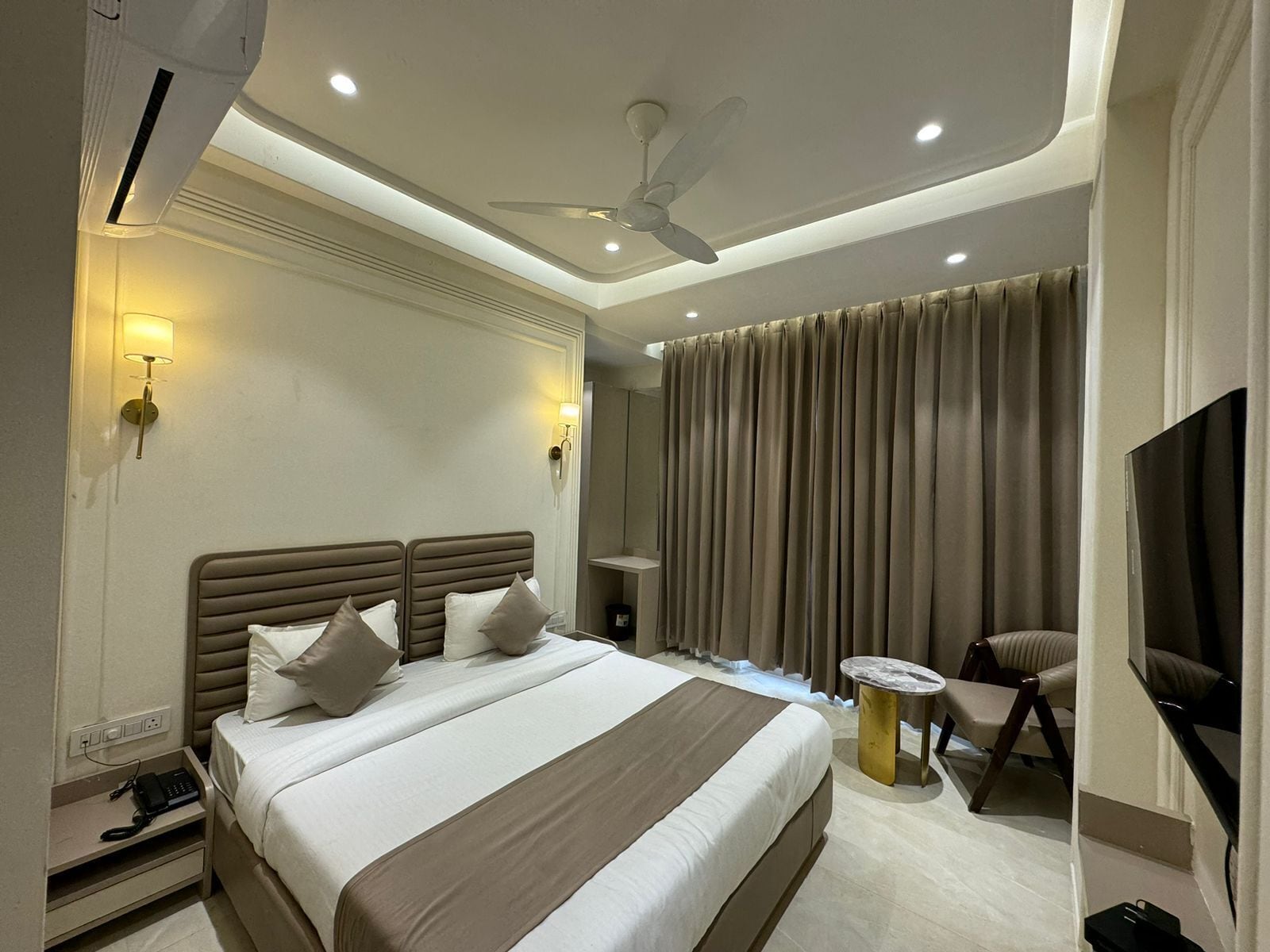 Deluxe Double Room | Soundproofing