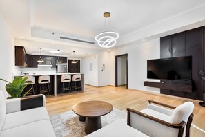 Smart TV - Stunning 1BR Haven w/ Canal Views | Gym & Pool (Dubai)