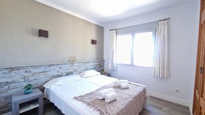 4 quartos, ferros/tábuas de passar roupa, Wi-Fi, roupa de cama