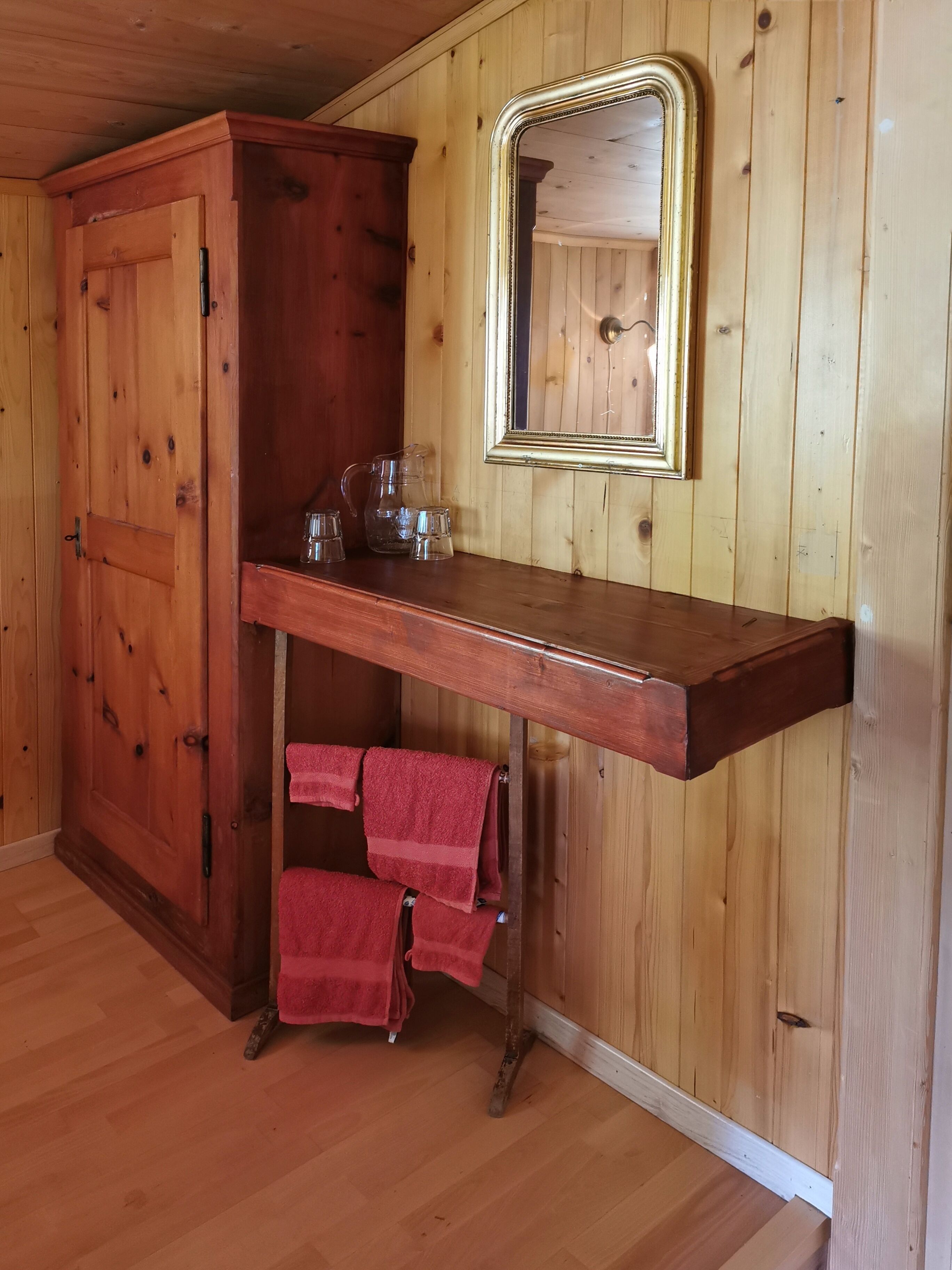 Double Room, Balcony, Mountain View | Wi-fi percuma, cadar katil 