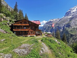 Exterior - Berggasthaus Tschingelhorn - only accessible on foot (2 hour hike) (Lauterbrunnen)