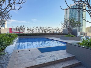 室外游泳池
