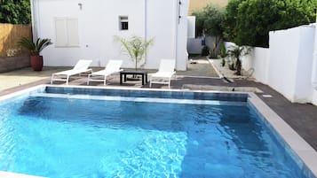 2 kolam renang outdoor