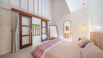 2 bedrooms, blackout curtains, free WiFi