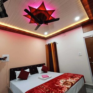 Chambre Deluxe, balcon | Bureau, Wi-Fi gratuit