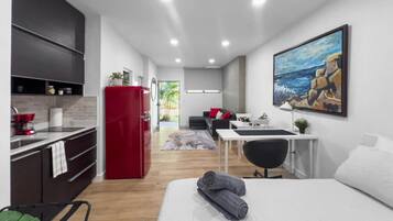 Desk, travel cot, free WiFi, bed sheets