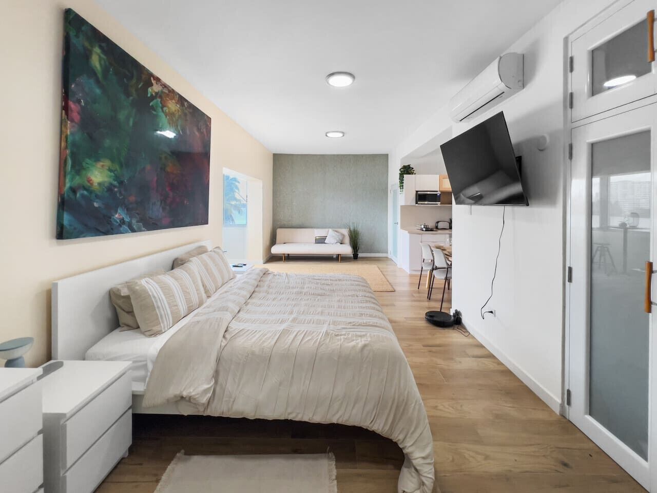 1 bedroom, desk, travel crib, free WiFi