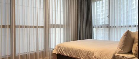 2 bedrooms, iron/ironing board, free WiFi