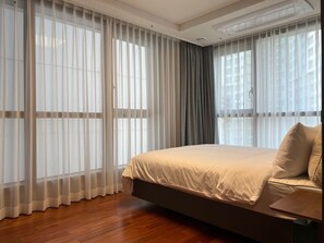2 chambres, fer et planche à repasser, accès au Wi-Fi (inclus)