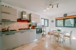 Fridge, microwave, oven, stovetop - Pet-Friendly Holidays in Puglia (Ostuni)