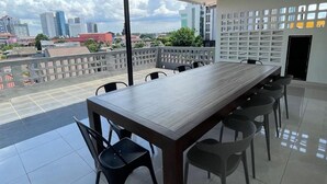 Rooftop terrace - 9 Residence Guesthouse Syariah Cilandak (Jakarta)