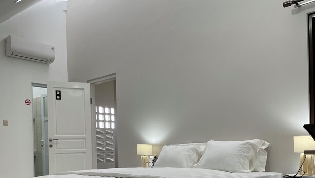Comfort Double Room | Desk, laptop workspace, free WiFi - 9 Residence Guesthouse Syariah Cilandak (Jakarta)