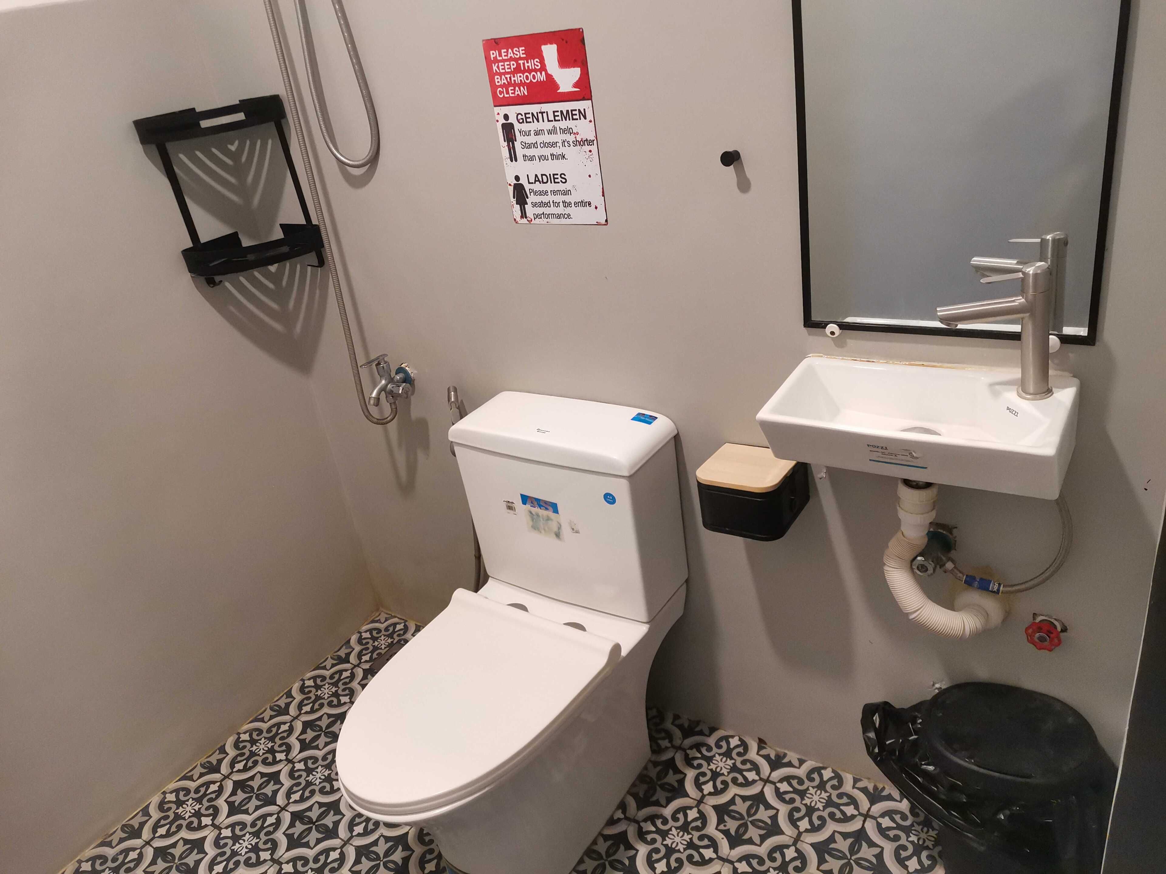 Bruser, brusehoved med spredningseffekt, hjemmesko, bidet