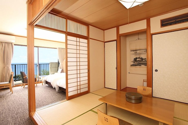 In-room safe, blackout curtains, free WiFi, bed sheets