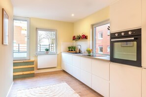 Oven, stovetop, dishwasher