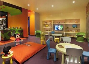 Tempat bermain anak – indoor
