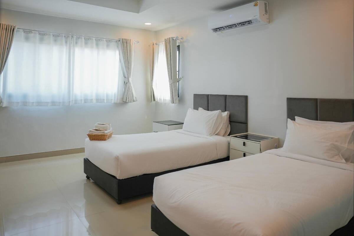 Superior Twin Room | Blackout drapes, free WiFi, bed sheets