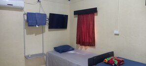 Comfort Triple Room, Mountain View | Desk, laptop workspace, bed sheets - Outback Retreat Hotel Fiji (Ba)