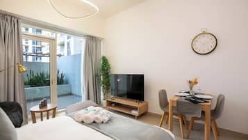 Comfort appartement | 1 slaapkamer, een kluis op de kamer, een strijkplank/strijkijzer