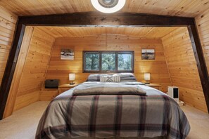 Iron/ironing board, travel cot, free WiFi, bed sheets