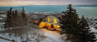 Views-Hot Tub-Sauna-Game room-Sleeps 50-7000 Sq ft