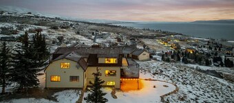 Views-Hot Tub-Sauna-Game room-Sleeps 50-7000 Sq ft