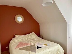 1 quarto, ferros/tábuas de passar roupa, Wi-Fi, roupa de cama