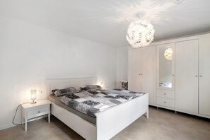 1 bedroom, free WiFi, bed sheets