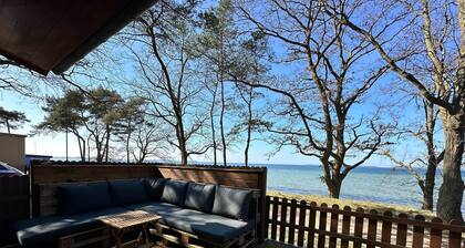 Surf Bungalow in Prime Location with Sea View, Private Terrace, and Wi-Fi