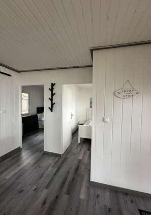 Interior - Surf Bungalow in Prime Location with Sea View, Private Terrace, and Wi-Fi (Am salzhaff)