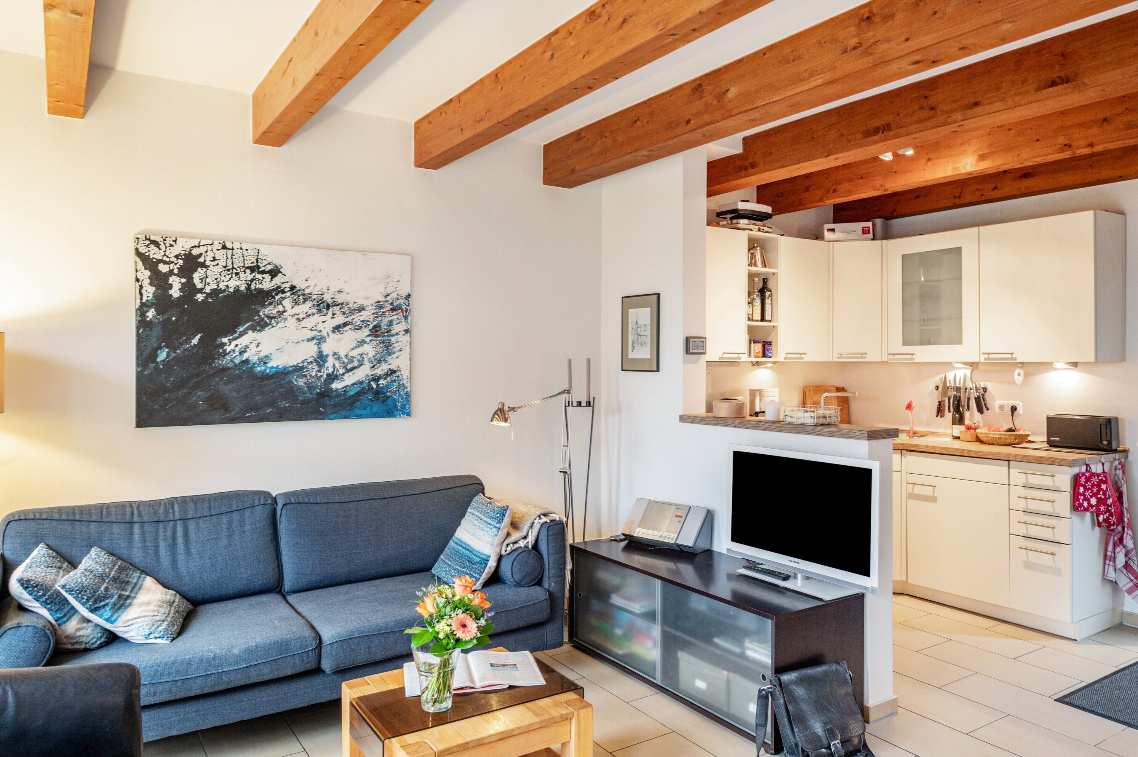 Fernseher, Kamin, DVD-Player, Stereoanlage
