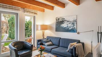 Fernseher, Kamin, DVD-Player, Stereoanlage